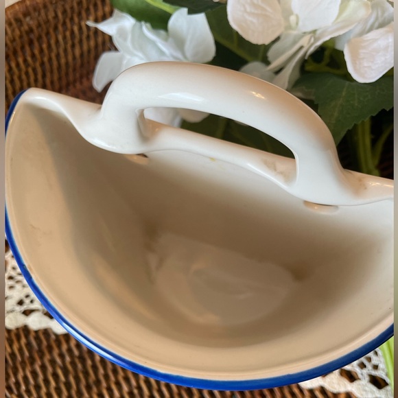 Wall Pocket with painted Dutch Boy and Girl - Picture 3 of 6